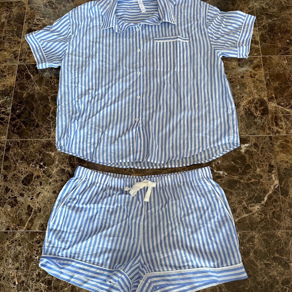 Women’s Simply Cool Pajama Set Short Sleeve Top &  Shorts Size XL